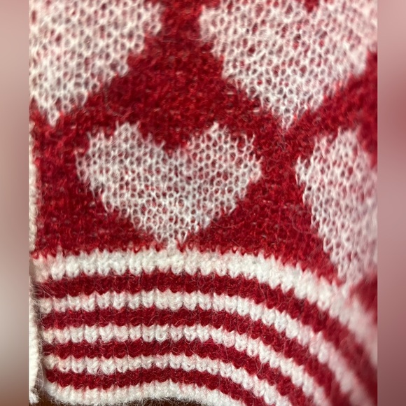 ❤️❤️❤️ NWT So Me Heart Patterned Red and White Sweater Top - Picture 6 of 9